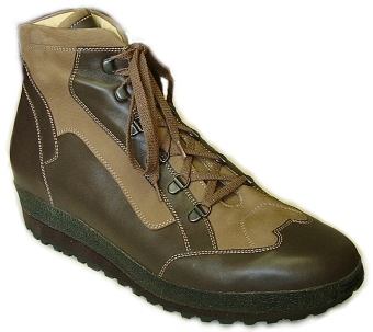 Orthopdischer Maschuh; Wanderstiefel