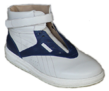 Orthopdischer Maschuh; Turnschuh