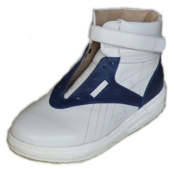 Orthopdischer Maschuh Kinderturnschuh bei Down- Syndrom